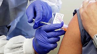 Σε εξέλιξη οι κλινικές δοκιμές για τα εμβόλια κατά του COVID-19