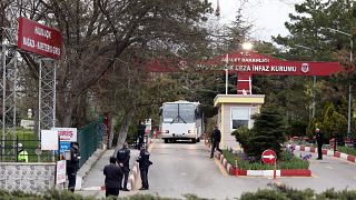 İnfaz düzenlemesine ilişkin kanun yürürlüğe girmesi ile İstanbul'da cezaevlerinden tahliyeler başladı