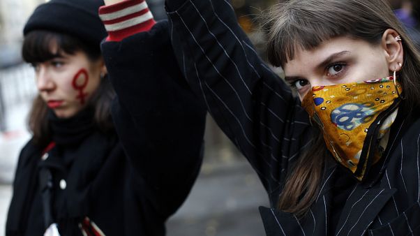 С началом объявленных карантинных мер количество актов насилия в отношении женщин увеличилось, сообщают НПО С началом объявленных карантинных мер количество актов насилия в отношении женщин увеличилось, сообщают НПО