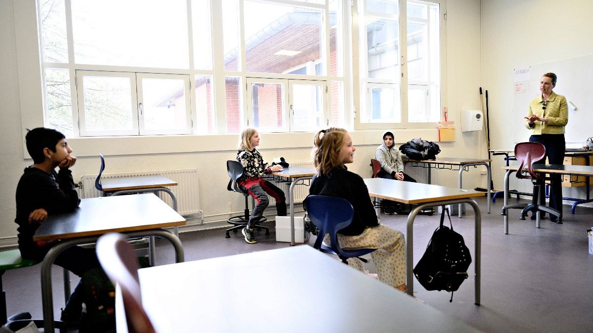 Σταδιακή επιστροφή στα θρανία για τους μαθητές στην Δανία