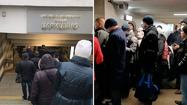 Пропускной режим в Москве привел к огромным очередям в метро и пробкам Пропускной режим в Москве привел к огромным очередям в метро и пробкам