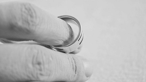 اليابان تقدم شققا للمتزوجين درءا لخطر الوصول إلى "طلاق فيروس كورونا" اليابان تقدم شققا للمتزوجين درءا لخطر الوصول إلى "طلاق فيروس كورونا"