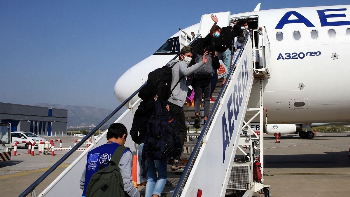 یونان ترکیه را متهم و گروهی پناهجوی‌جوان را به اتحادیه‌اروپا منتقل کرد 