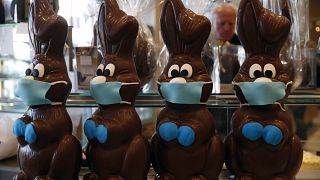 Шоколадные зайцы в кондитерской в пригороде Афин. 