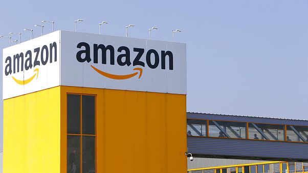 Tribunal "obriga" Amazon a encerrar centros de distribuição em França Tribunal "obriga" Amazon a encerrar centros de distribuição em França