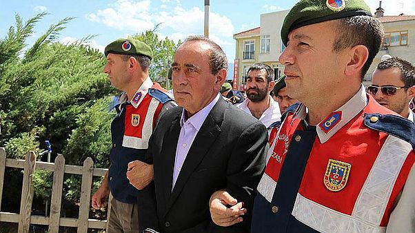 Alaattin Çakıcı'nın avukatı Zeynep Çiftçi, müvekkilinin tahliye edildiğini duyurdu. Alaattin Çakıcı'nın avukatı Zeynep Çiftçi, müvekkilinin tahliye edildiğini duyurdu.