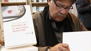 Şilili yazar Luis Sepulveda Covid-19 nedeniyle hayatını kaybetti