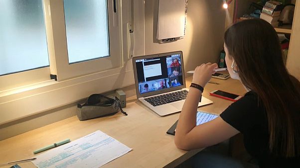 La estudiante, preparándose para los exámenes La estudiante, preparándose para los exámenes