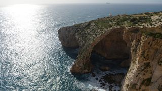 Πυροβολούν αποδημητικά πουλιά στη Μάλτα