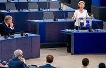شیوع کرونا؛ رئیس کمیسیون اروپا به دلیل حمایت نکردن از ایتالیا «از صمیم قلب عذرخواهی» کرد