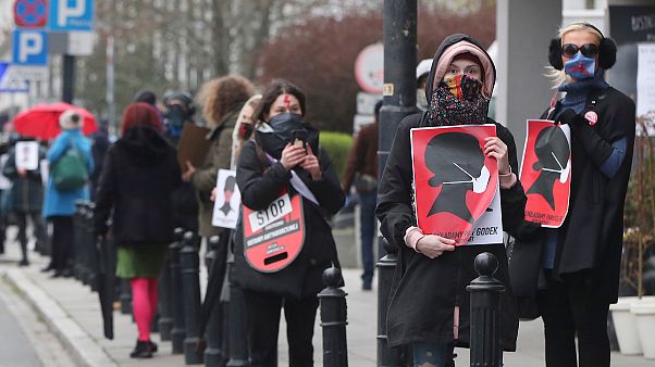 Elhalasztják Lengyelországban az abortusztörvény bevezetését Elhalasztják Lengyelországban az abortusztörvény bevezetését