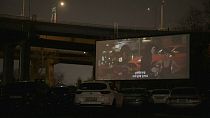 En Corée du Sud, le cinéma en plein air, depuis sa voiture, défie le coronavirus