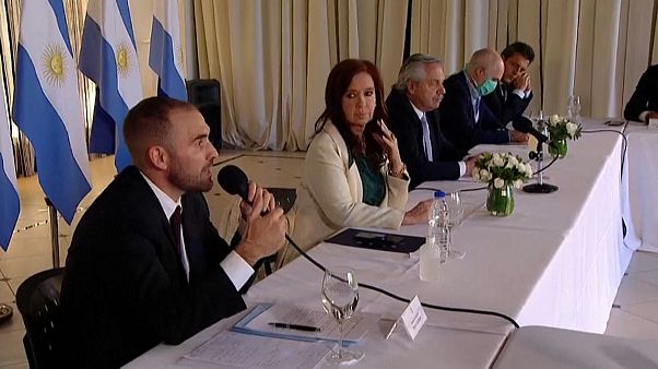Argentina propone a los acreedores una quita de parte de su deuda Argentina propone a los acreedores una quita de parte de su deuda