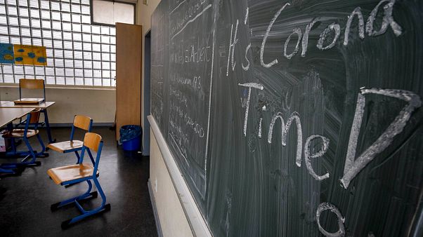 Schulen in Deutschland sollen ab 4. Mai schrittweise wieder öffnen. Schulen in Deutschland sollen ab 4. Mai schrittweise wieder öffnen.