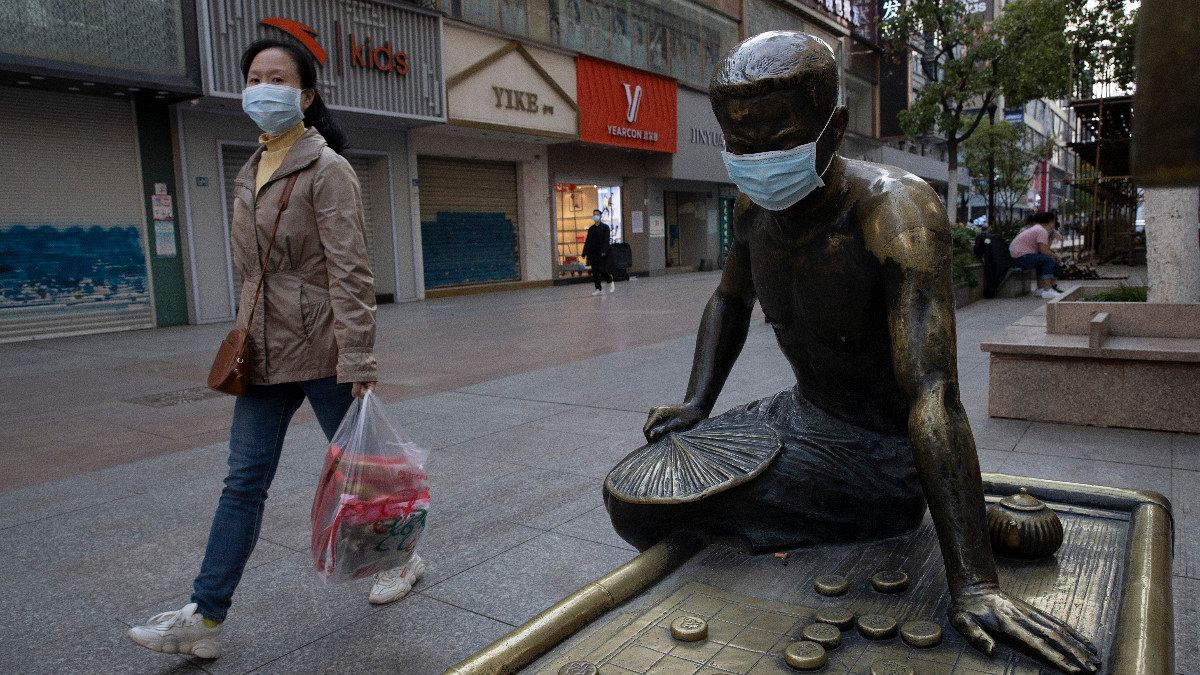 El coronavirus provoca la peor caída del PIB de China en más de 40 años