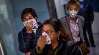 В Испании за сутки от коронавируса скончались 585 человек