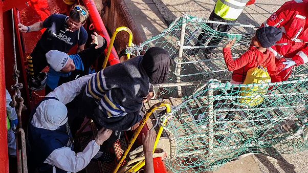Salvamento de migrantes no Mediterrâneo Salvamento de migrantes no Mediterrâneo