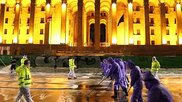 ویدئویی از ضدعفونی خیابانها در تفلیسِ گرجستان ویدئویی از ضدعفونی خیابانها در تفلیسِ گرجستان