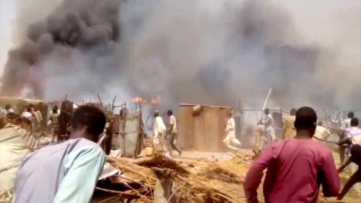  آتش‌سوزی در کمپ بیخانمانان جنگ در نیجریه صدها نفر را بی‌سرپناه کرد