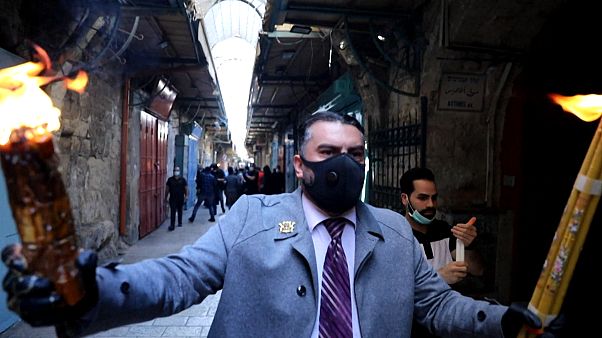 کرونا آتشمقدس ارتدکسها در کلیسای رستاخیز بیتالمقدس را امسال کمفروغ کرد کرونا آتشمقدس ارتدکسها در کلیسای رستاخیز بیتالمقدس را امسال کمفروغ کرد