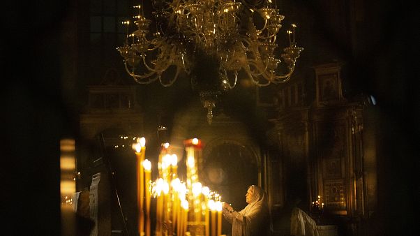 Orthodoxe Ostern: Gläubige bleiben daheim Orthodoxe Ostern: Gläubige bleiben daheim