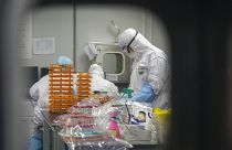 Covid-19'un çıkış yeri olduğu öne sürülen laboratuvarın Çin direktörü iddiaları reddetti
