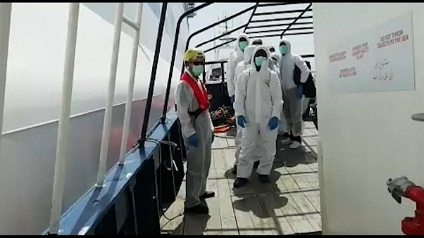 Altri migranti sulla Rubattino per trascorrere la quarantena Altri migranti sulla Rubattino per trascorrere la quarantena