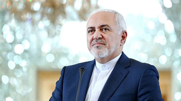 ظریف در واکنش به پیشنهاد ترامپ: ما خودمان دستگاه تنفس مصنوعی صادر میکنیم ظریف در واکنش به پیشنهاد ترامپ: ما خودمان دستگاه تنفس مصنوعی صادر میکنیم