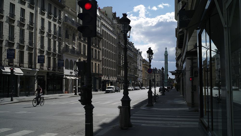 Covid-19 : les pays européens partagés entre espoir et prudence