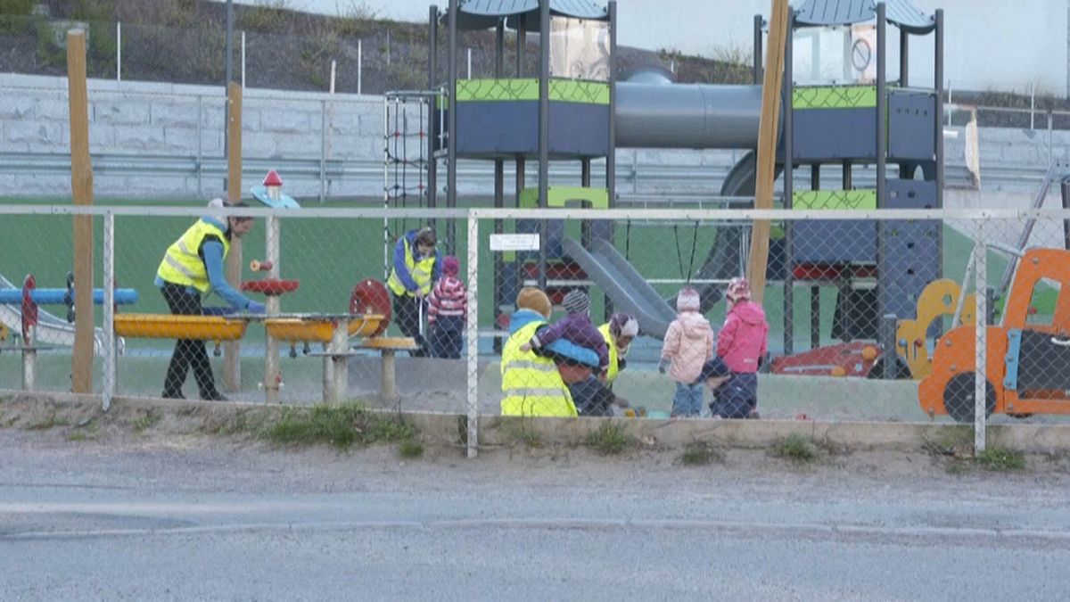 شاهد: عودة أطفال الحضانات في النرويج بعد أكثر من شهر من الإغلاق