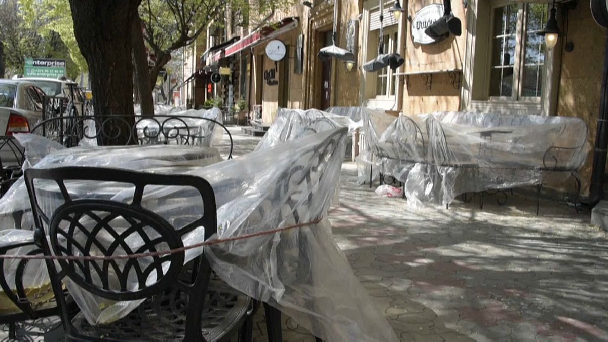 Закрытое кафе в Ереване