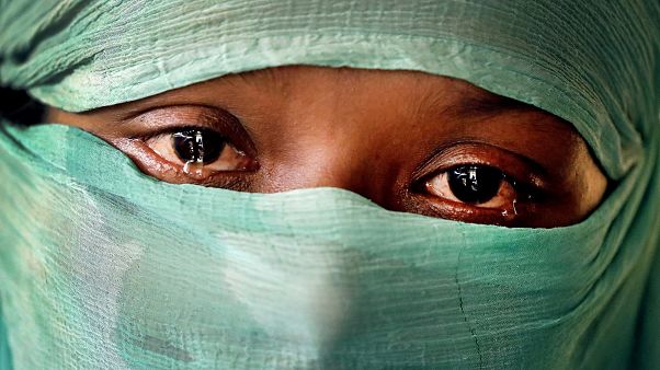 Myanmar ordusuna bağlı askerlerin cinsel tacizine maruz kalan 22 yaşındaki Arakanlı F. Myanmar ordusuna bağlı askerlerin cinsel tacizine maruz kalan 22 yaşındaki Arakanlı F.