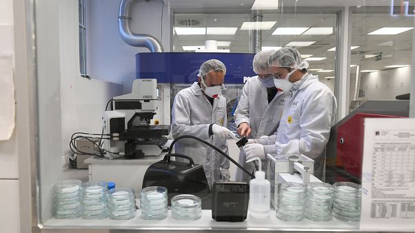 A BME Villamosmérnöki és Informatikai Kar új laboratóriuma, 2020. április 20-án. A BME Villamosmérnöki és Informatikai Kar új laboratóriuma, 2020. április 20-án.