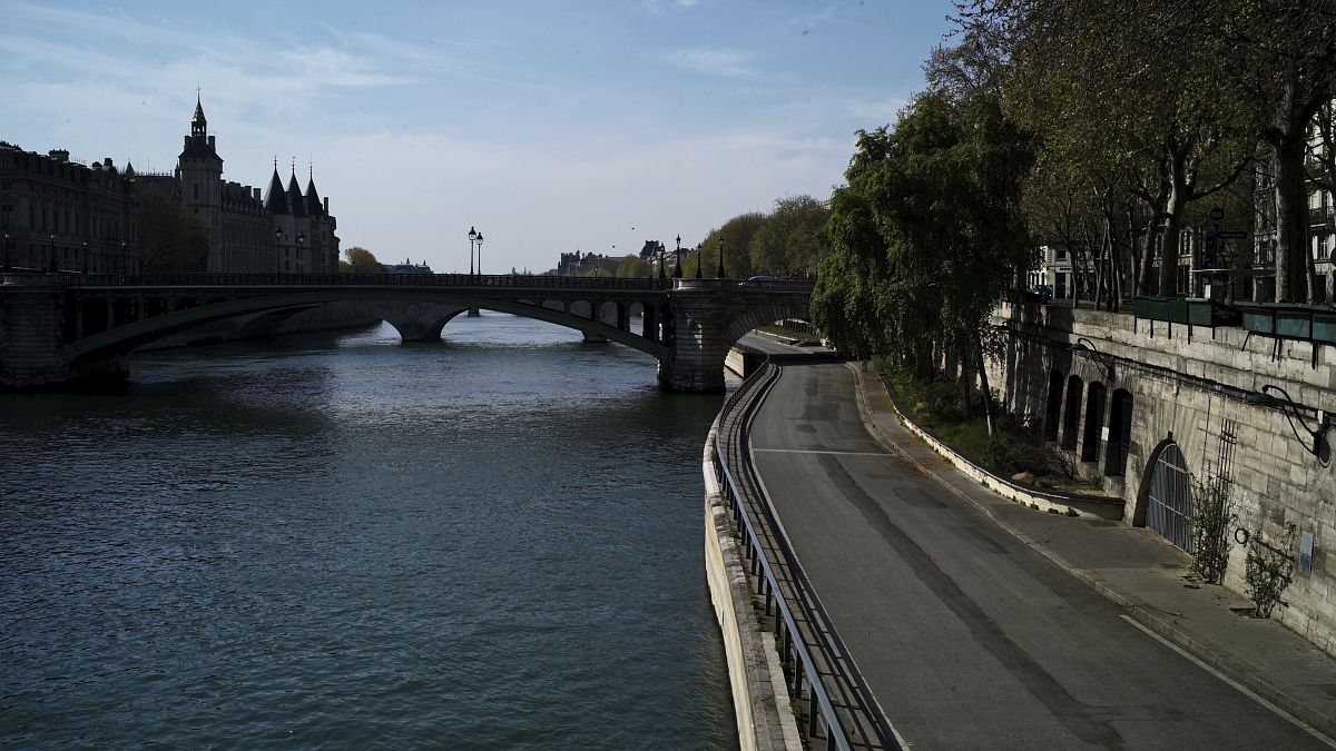 Fransa'nın başkenti Paris'ten geçen Seine Nehri