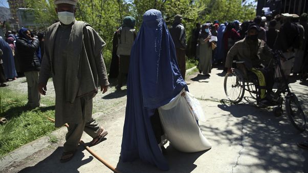 Afganistan'ın başkenti Kabil. Halk, koronavirüs salgınının yanı sıra günlük saldırıların da hedefi haline geliyor Afganistan'ın başkenti Kabil. Halk, koronavirüs salgınının yanı sıra günlük saldırıların da hedefi haline geliyor