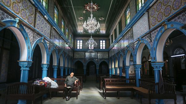 تونس تلغي الحج اليهودي السنوي إلى كنيس "الغريبة" تونس تلغي الحج اليهودي السنوي إلى كنيس "الغريبة"
