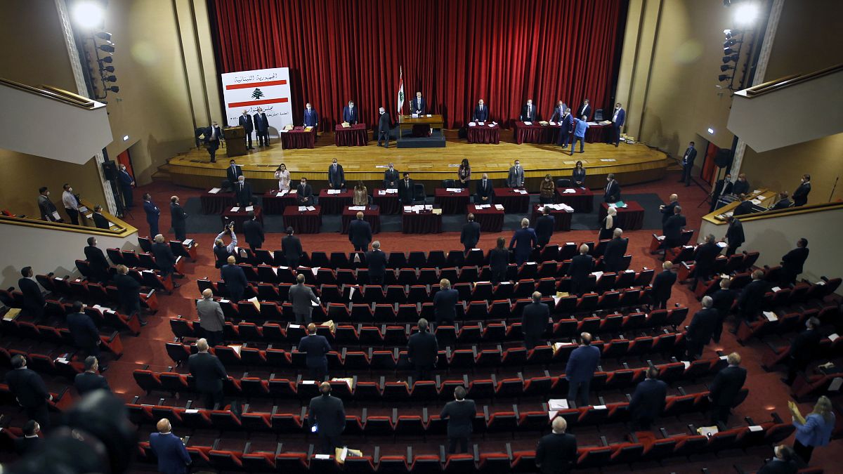 البرلمان اللبناني يقر اقتراح قانون تنظيم زراعة القنب خلال جلسته التشريعية التي عقدها خارج مقره