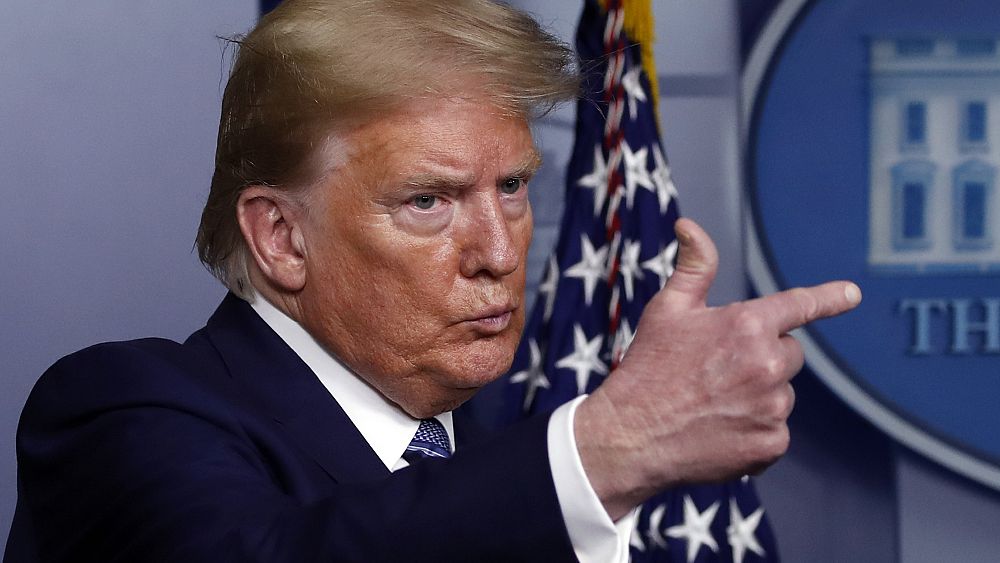 Trump annonce la suspension des
