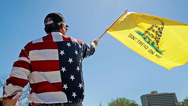 A korlátozások ellen tüntetnek Missouri fővárosában, Jefferson Cityben A korlátozások ellen tüntetnek Missouri fővárosában, Jefferson Cityben