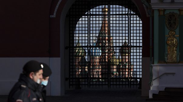 В Госдуму внесли проект закона, расширяющего права полицейских В Госдуму внесли проект закона, расширяющего права полицейских