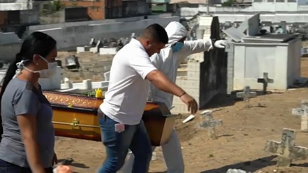 Brasil tem plano para sair do confinamento Brasil tem plano para sair do confinamento