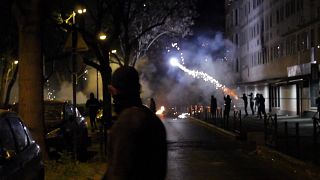 Forronganak a francia külvárosok, hatalmas a feszültség