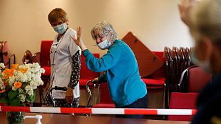 منظمة الصحة العالمية: نحو نصف وفيات كوفيد-19 في أوروبا سجلت في دور رعاية المسنين