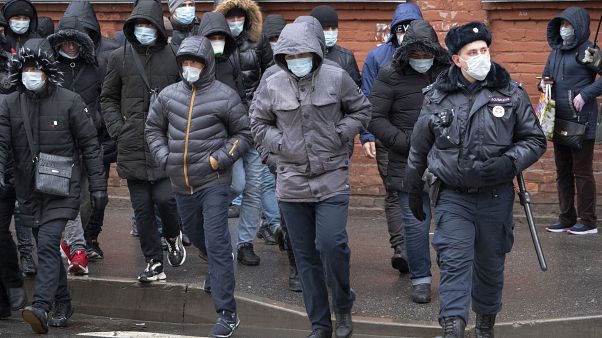 Россия не будет депортировать иностранцев во время пандемии Россия не будет депортировать иностранцев во время пандемии