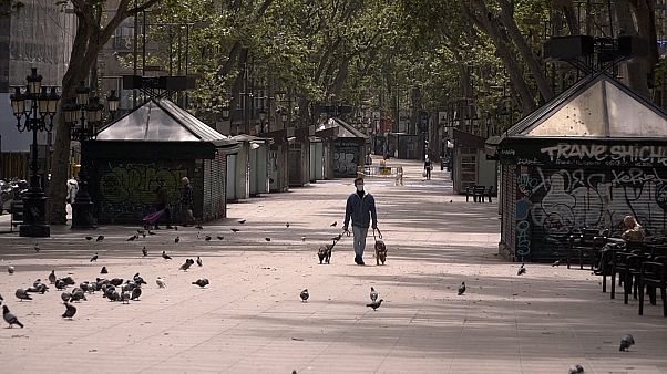 La Rambla de Barcelona vacía en el Día de Sant Jordi La Rambla de Barcelona vacía en el Día de Sant Jordi