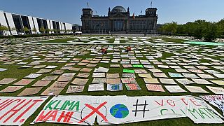 Trotz Covid-19: Klimastreik mit Schildermeer