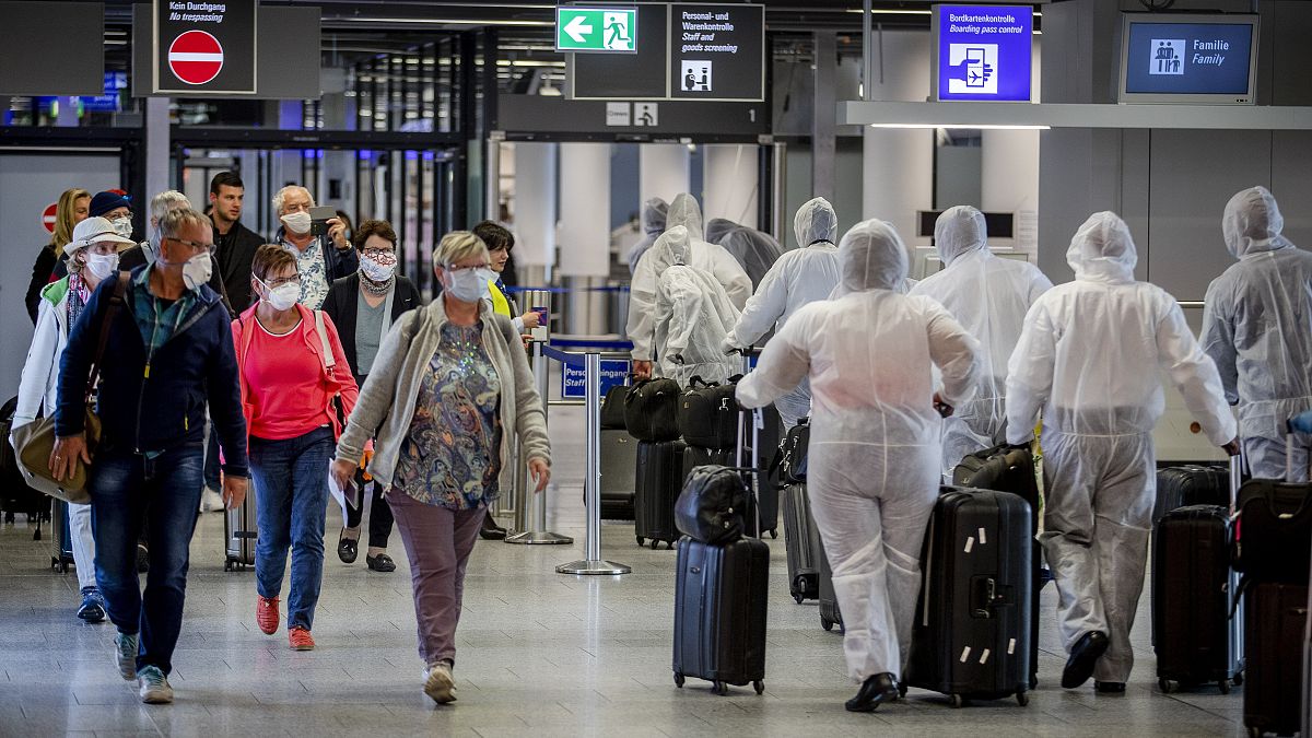 Virus Outbreak Airports