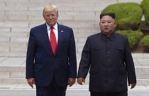 ABD Başkanı Donald Trump (solda) Kuzey Kore lideri Kim Jong Un (sağda)