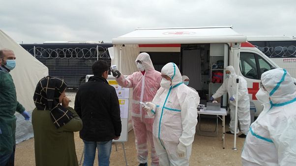 Συνελήφθησαν οι αλλοδαποί που έσπασαν την καραντίνα και έφυγαν από τη δομή της Μαλακάσας Συνελήφθησαν οι αλλοδαποί που έσπασαν την καραντίνα και έφυγαν από τη δομή της Μαλακάσας