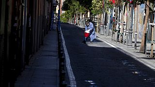 La Spagna è quasi a 23.000 morti da covid ma si vede la fine del tunnel